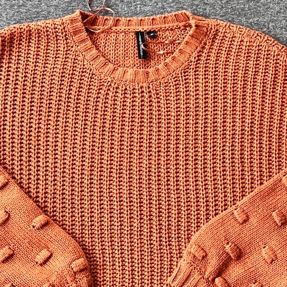 Moon & Madison Chunky Knit Pom Pom Cropped Sweater Sz M Slouchy Oversized - Picture 3 of 12